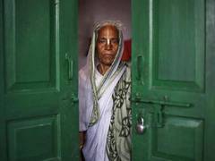 
      
      Widows of Vrindavan cast their votes
      
      