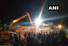 
      
      Maharashtra: Well collapses in Pune, 1 trapped in debris
      
      
