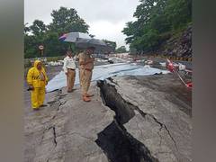 
      
      K'taka: Huge crack in road due to widespread showers
      
      