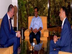 
      
      Canberra CM Andrew Barr meets Kejriwal
      
      