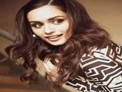 
      
      Manushi Chhillar auctions her painting to raise funds for...
      
      