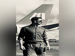 
      
      Makers unveil Akshay Kumar's new look from 'Bell Bottom' on...
      
      