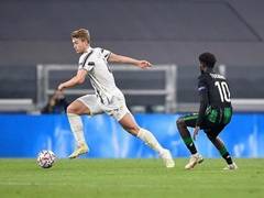 
      
      Matthijs de Ligt analyses 'tricky match' against Ferencvaros...
      
      