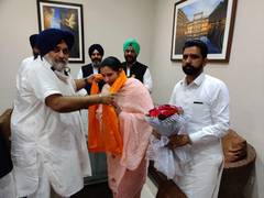 
      
      Congress leader Veerpal Kaur Khosa joins SAD in presence of...
      
      