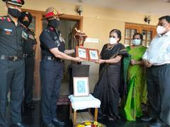 
      
      Indian Army carries Victory Flame to 1971 war hero's house in...
      
      
