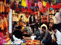 
      
      Ahead of Raksha Bandhan, people throng markets in Indore
      
      