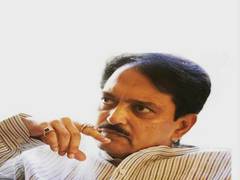 
      
      Riteish Deshmukh remembers father Vilasrao Deshmukh on death...
      
      