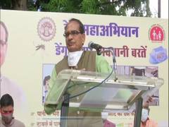 
      
      Shivraj Singh Chouhan launches "Dengue se Jung-Janta Ke Sang"...
      
      