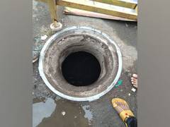 
      
      39-yr-old man falls into open manhole in Pune
      
      