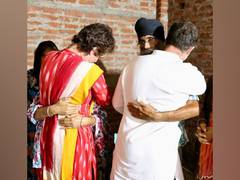 
      
      Priyanka, Rahul Gandhi meet family of deceased farmer in...
      
      