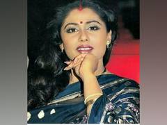 
      
       Prateik Babbar remembers mother Smita Patil on birth anniversary 
      
      