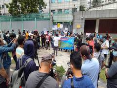 
      
      Students in Indonesia hold anti-China protest, demand boycott...
      
      