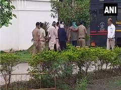 
      
      Amravati killing: NIA raids 13 places in Maha, seizes pamphlets
      
      