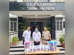 
      
      Chinese knives smuggling racket busted, 5 arrested
      
      