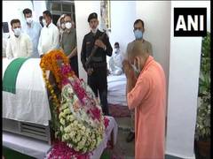 
      
      Uttar Pradesh CM pays last respects to Kalyan Singh; PM Modi...
      
      