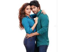 
      
      Varun Dhawan, Kiara Advani unveil their first looks from 'Jug...
      
      