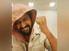 
      
      Vicky Kaushal imitates 'Purple Hat' rap, receives comments...
      
      