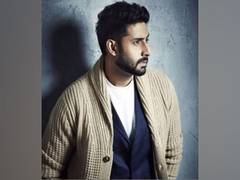 
      
      From Sonam Kapoor to Vicky Kaushal, Bollywood stars extend...
      
      