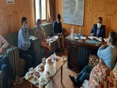
      
      J-K: Divisional Commissioner Kashmir takes stock of situation...
      
      