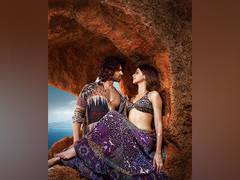 
      
      Vijay Deverakonda, Ananya Panday flaunt 'jawani' in 'Aafat' song
      
      