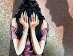 
      
      Maharashtra: 15-year-old girl seriously injured in acid attack
      
      