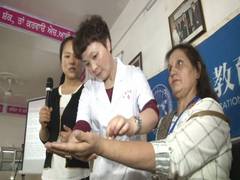 
      
      Chinese experts share acupuncture tips with Indian counterparts
      
      