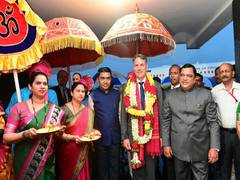 
      
      Australian Defence Minister arrives in India
      
      