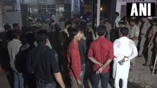 
      
      Agra: Girl hacked to death by neighbour, accused absconding
      
      