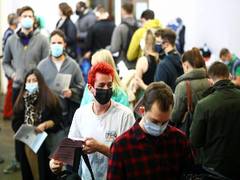 
      
      Italy cancels quarantine for those vaccinated with 3 doses...
      
      
