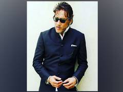 
      
      Bollywood stars extend birthday wishes to Jackie Shroff
      
      