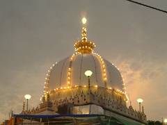 
      
      Over 400 Pakistani pilgrims arrives India to visit Ajmer...
      
      