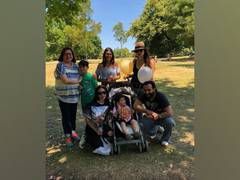 
      
      Kareena Kapoor Khan reminisces family outing in London with...
      
      