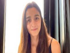 
      
      Alia Bhatt appreciates nature's beauty by reciting poem on...
      
      