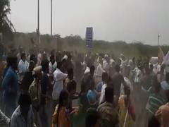 
      
      Amaravati: Scuffle breaks out between JSP workers, police...
      
      