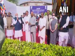 
      
      President Kovind, PM Modi pay floral tributes to Ambedkar
      
      
