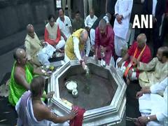 
      
      Amit Shah offers prayers at Vishnupad Temple in Gaya
      
      