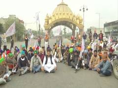 
      
      Bharat Bandh: Kisan Mazdoor Sangharsh Committee stages...
      
      