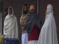 
      
      Cold wave affects business activities in Amrtisar
      
      