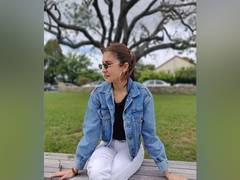 
      
      Anushka Sharma enjoys train ride in London
      
      