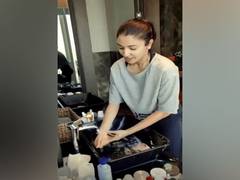 
      
      Anushka Sharma takes up WHO's 'Safe Hands Challenge' to fight...
      
      