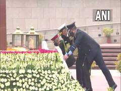 
      
      Armed Forces chiefs pay tribute at National War Memorial in...
      
      