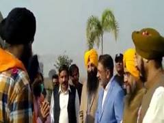 
      
      Indian Sikh pilgrims cross over to Pakistan through Kartarpur...
      
      