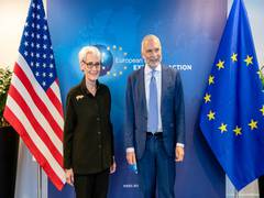 
      
      US, Europe urge China not to undermine sanctions against Russia
      
      