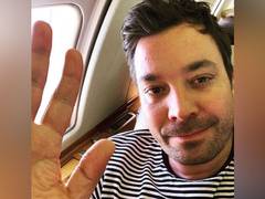 
      
      Jimmy Fallon leaves USD 400 tip for Hamptons waiter
      
      