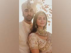 
      
      Ranbir Kapoor, Alia Bhatt are now man and wife
      
      
