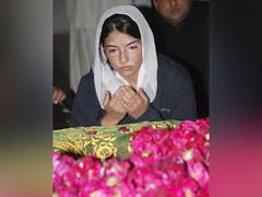 
      
      Aseefa Zardari slams Pak govt after efforts made to stop her...
      
      
