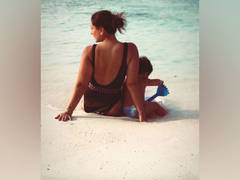 
      
      Kareena Kapoor Khan gives glimpse of her tropical vacation...
      
      