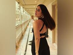 
      
      Kareena oozes glamour in all-black attire
      
      