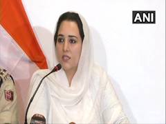
      
      'Middle-level schools in Kashmir to re-open from Wednesday'
      
      