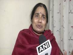 
      
      Nirbhaya's mother accuses BJP, AAP of playing politics,...
      
      